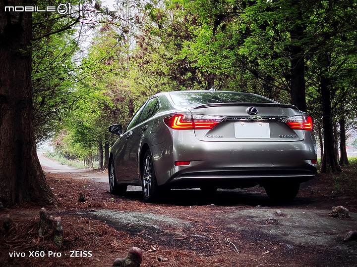 純粹分享 Lexus ES 300h 影像記錄