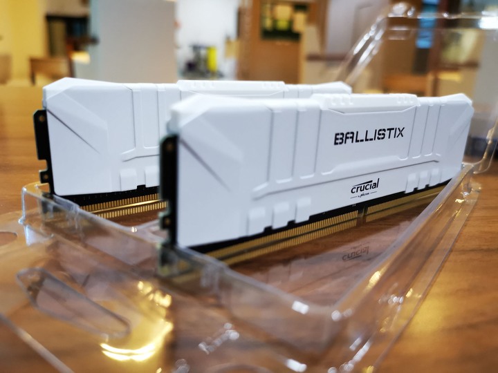 【開箱】來買美光,人生發光XD!美光超頻記憶體Crucial Ballistix DDR4-3600記憶體 & P5 M.2 SSD固態硬碟!