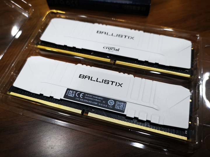 【開箱】來買美光,人生發光XD!美光超頻記憶體Crucial Ballistix DDR4-3600記憶體 & P5 M.2 SSD固態硬碟!