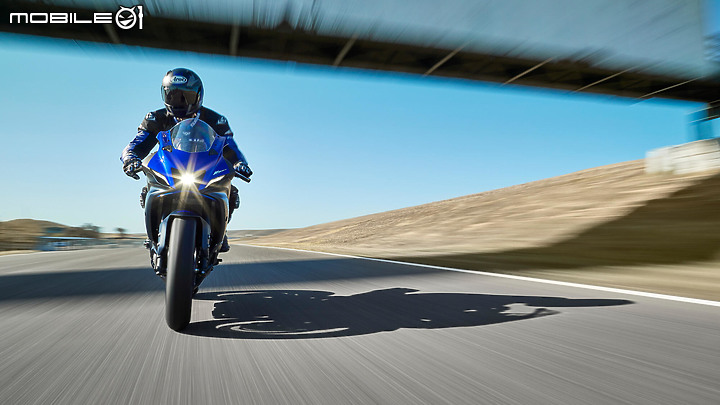 【海外快訊】2021 YAMAHA YZF-R7 正式發表!公路與賽道都是 R-DNA 的天下!