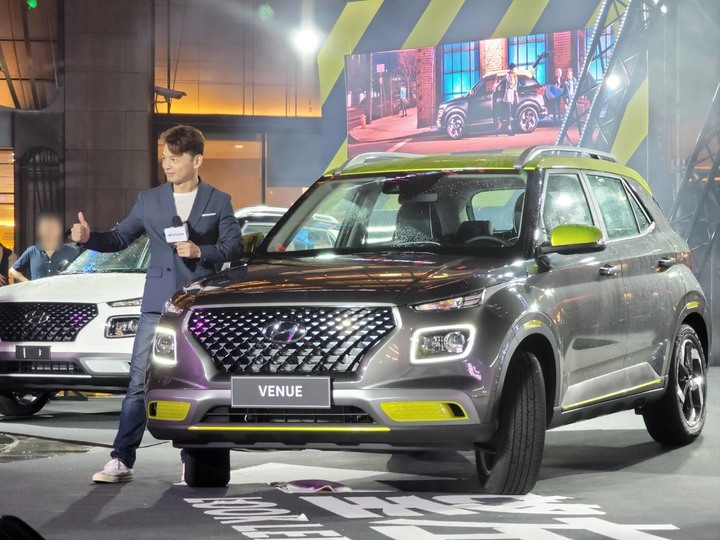 點我看大圖 Hyundai Venue「堤芬妮 · 藍」「珍妮佛 · 黃」 靜態賞車