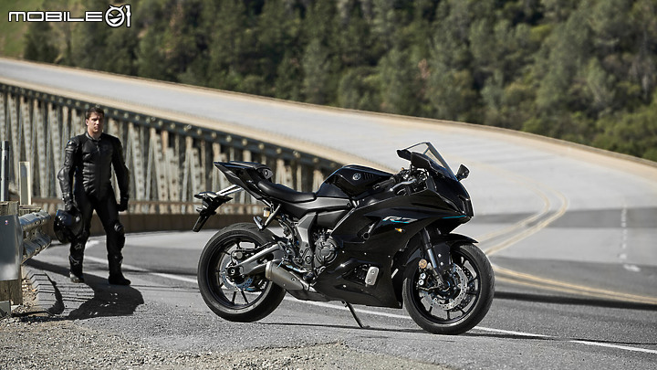 【海外快訊】2021 YAMAHA YZF-R7 正式發表!公路與賽道都是 R-DNA 的天下!