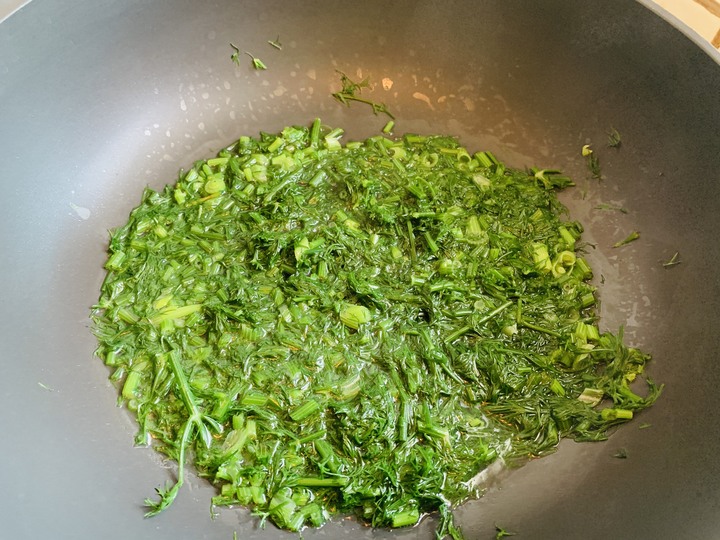 WOKY 恰恰鍋 ：蘆玉雙椒,金瓜米粉炒,茴香煎餅,烹調出洄鄉的恰香美味