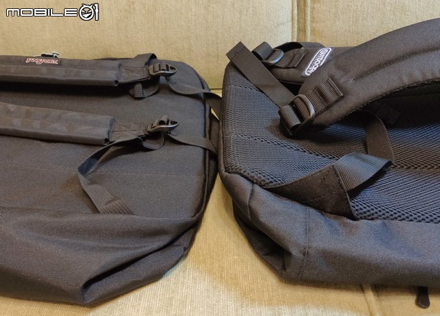 OUTDOOR vs JANSPORT