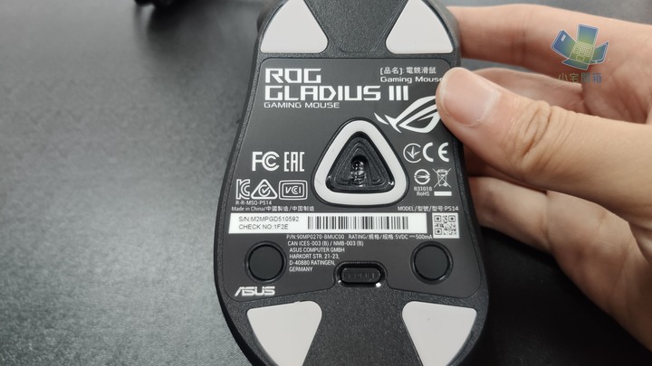 【小宅開箱】ROG Gladius III Wireless電競滑鼠，神鬼戰士再進化，升級ROG微動及零延遲技術打造最速傳說