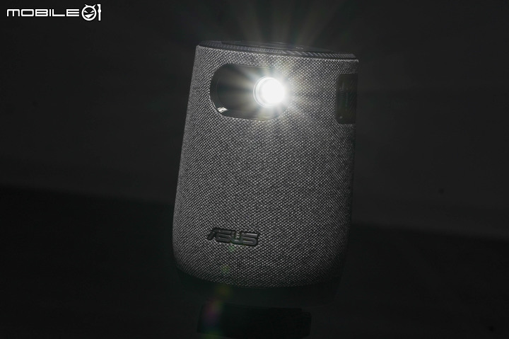 ASUS Zenbeam Latte 無線行動投影機開箱試用 在輕巧身形內分享大畫面感動