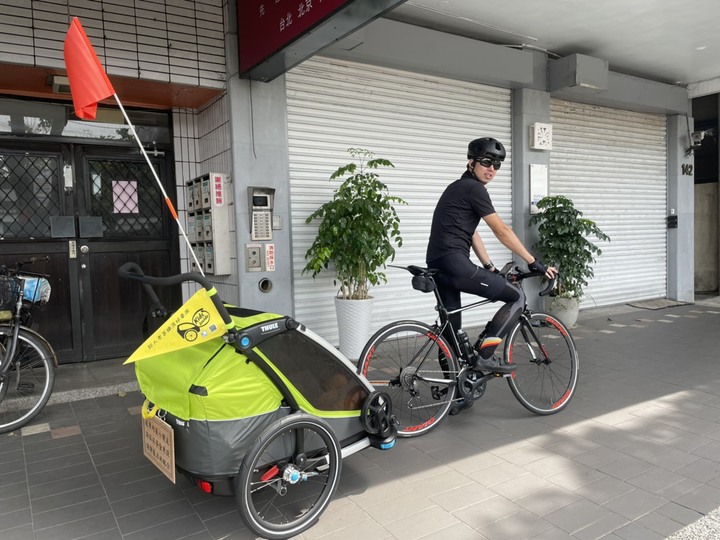 都樂親子拖車-Cab2首航來去八里玩沙踏浪