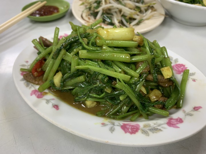 【美食廢文】阿貓終於吃到郭董吃過的牛肉麵了