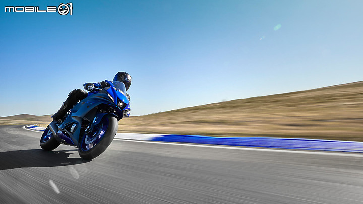 【海外快訊】2021 YAMAHA YZF-R7 正式發表!公路與賽道都是 R-DNA 的天下!