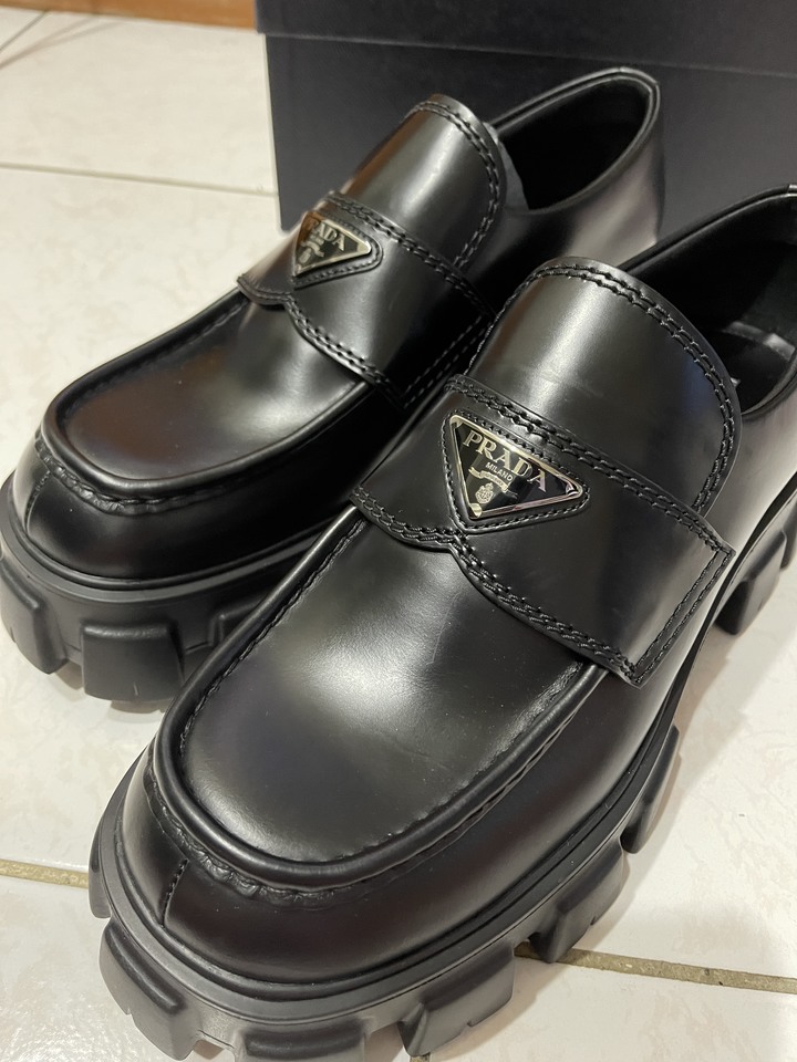 PRADA Monolith拋光皮革無鞋帶厚底鋸齒鞋