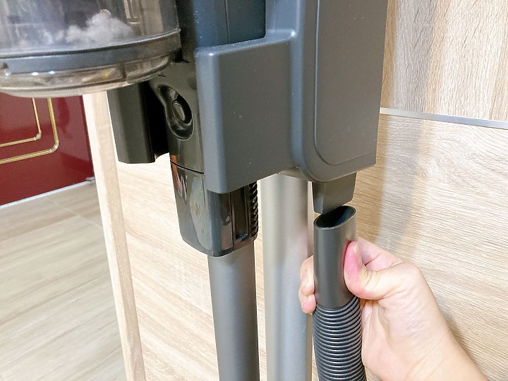 從有線進化到無線| 完美配重的Panasonic MC-BJ990無線吸塵器，還我一整天美麗心情