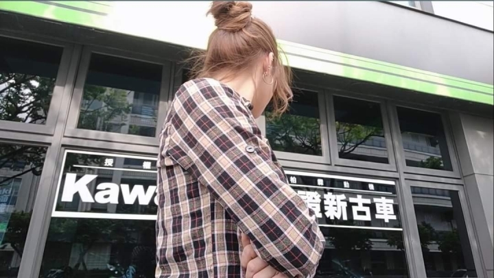 [ 蓉蓉日常 ] kawasaki Ninja 400 ❤塑鋼土可以補裂掉的水泵浦?倒個車搞這麼大條丫~