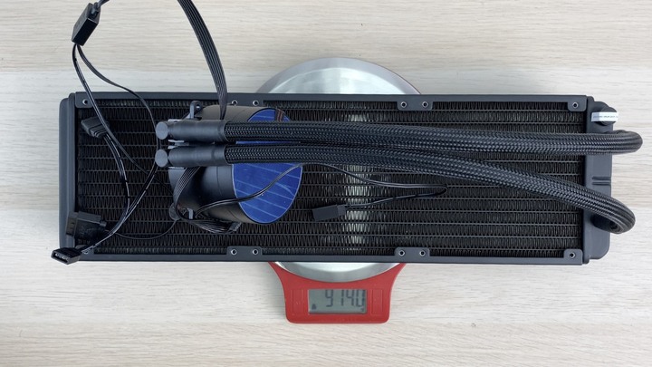 點我看大圖 價格客家,用料不差,高 C/P 值。darkFlash SYMPHONY TR360 A-RGB 一體式水冷