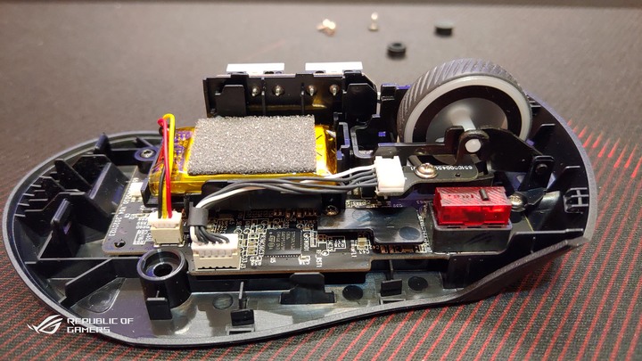 ROG GLADIUS III Wireless神鬼滑鼠(簡單開箱)