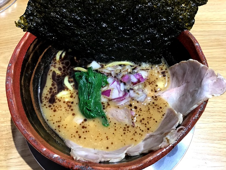 [食記] 京都柚子豚骨拉麵研究中心，台灣台北，香濃好吃黑蒜豚骨拉麵！
