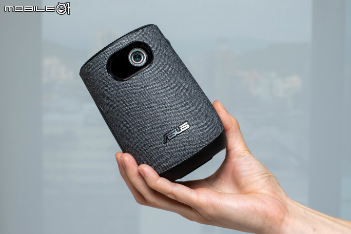 ASUS Zenbeam Latte 無線行動投影機開箱試用 在輕巧身形內分享大畫面感動