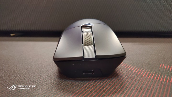 ROG GLADIUS III Wireless神鬼滑鼠(簡單開箱)