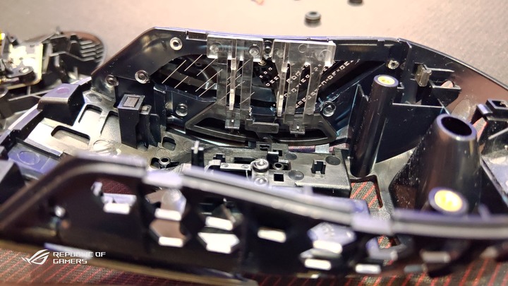 ROG GLADIUS III Wireless神鬼滑鼠(簡單開箱)