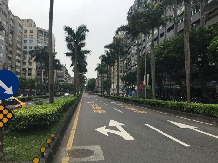 騎ubike遊松山民生社區(富錦街)