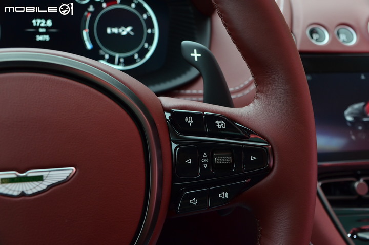 Aston Martin DBX 試駕|不向休旅框架妥協的品味座駕!