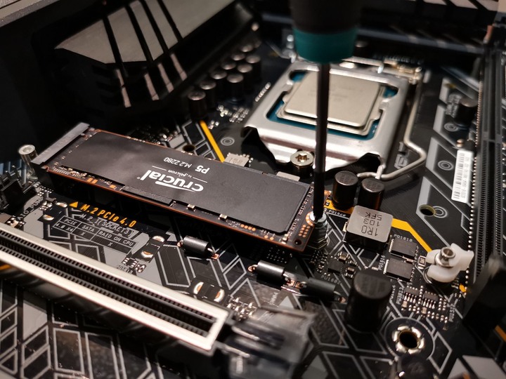 【開箱】來買美光,人生發光XD!美光超頻記憶體Crucial Ballistix DDR4-3600記憶體 & P5 M.2 SSD固態硬碟!