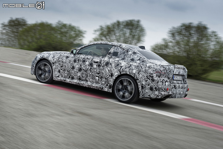 【海外新訊】BMW發布2-Series大改款雙門車型測試照,維持車系唯一後驅動力配置!