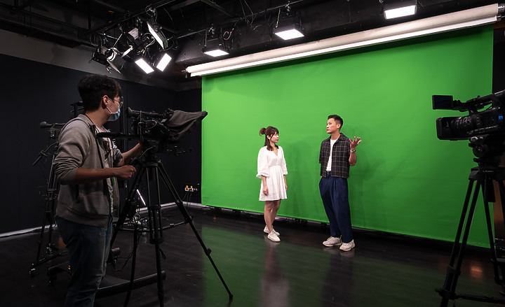 LINE搬新家! 海外最大辦公室啟用 巨型熊大歡迎你 也將釋出近百位職缺