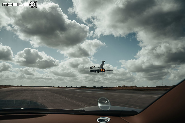 【海外新訊】Bugatti二度單挑戰鬥機!派出Chiron Sport對抗Dassault Rafale Marine