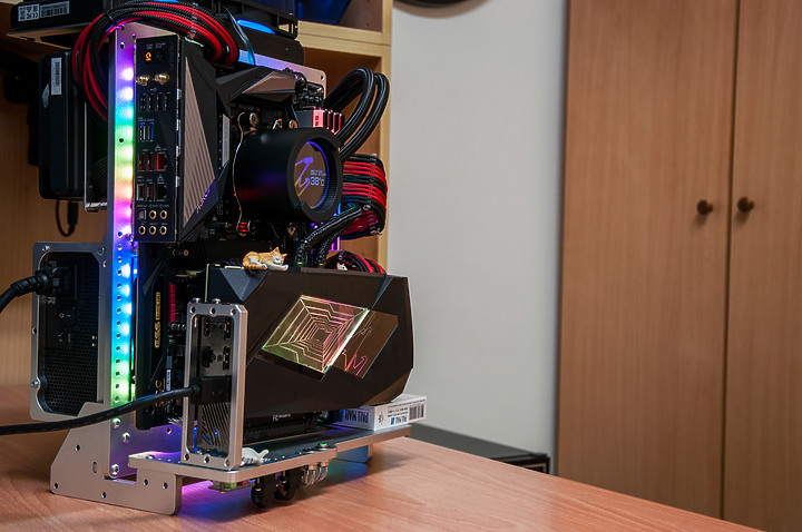 點我看大圖 「5950X/RTX3090/ATX Open Case」 - 組裝留念紀錄文。
