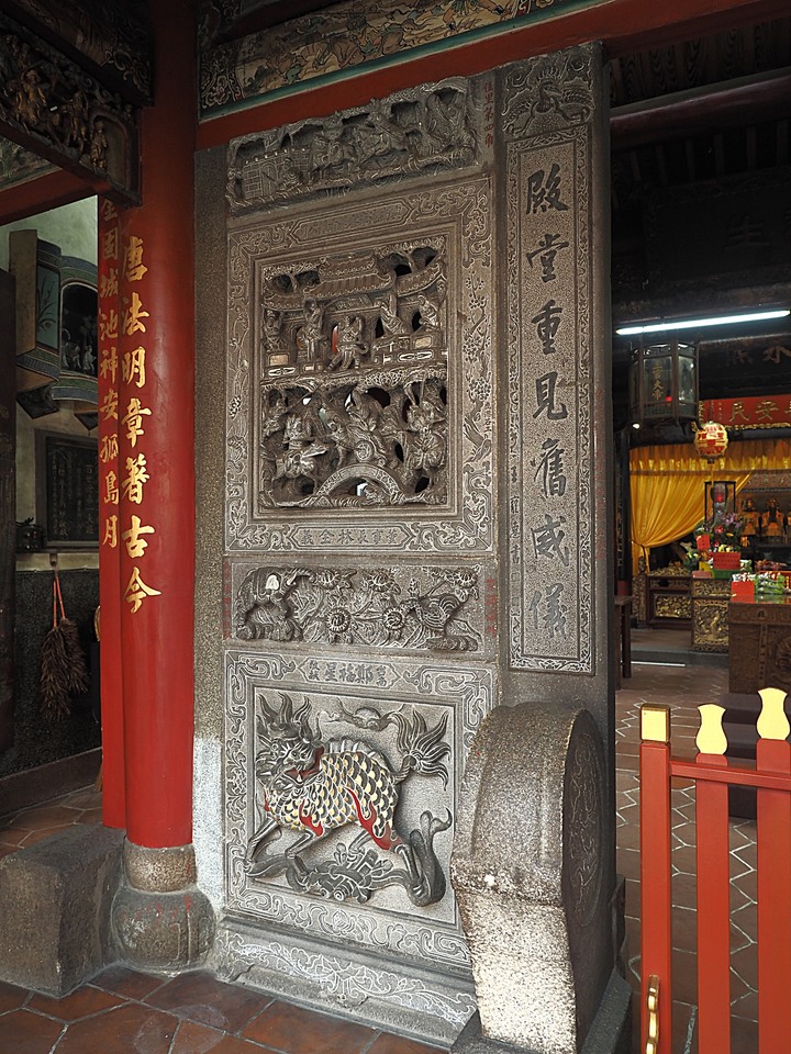 佳里 金唐殿 — 全臺唯一以剪黏方式呈現之 國父塑像，剪黏名師何金龍名作之所在