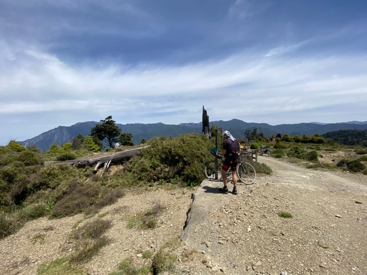 三天兩夜七彩湖越野登山車初體驗