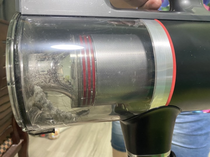 【開箱】中華敏兒大戰塵蟎心得分享- LG A9K濕拖吸塵器