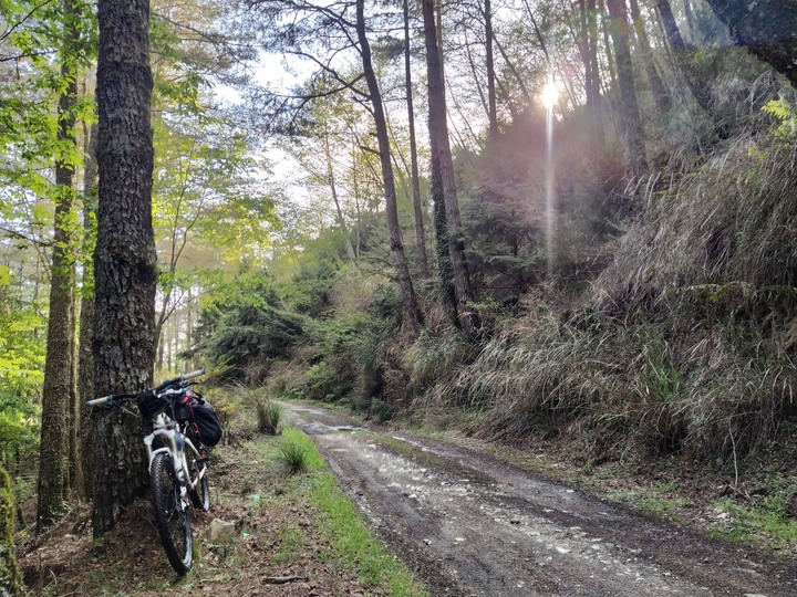 三天兩夜七彩湖越野登山車初體驗