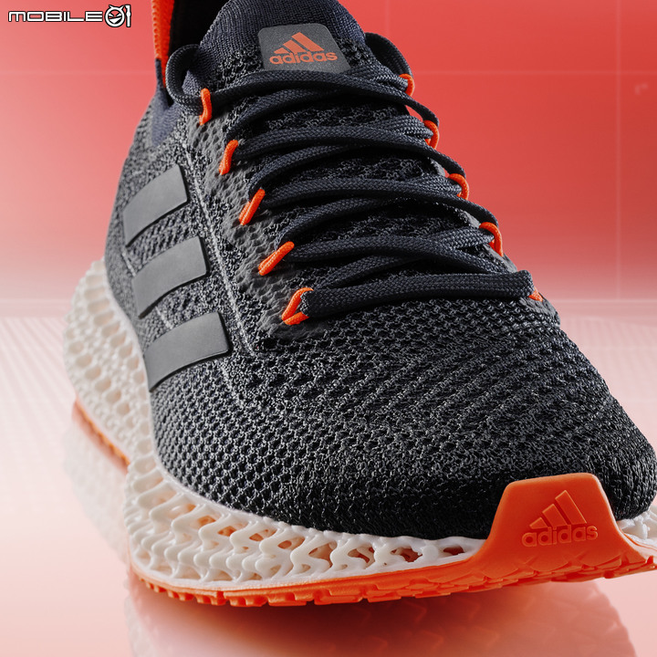 adidas發表4DFWD中底科技跑鞋 全新FWD幾何網格結構問世!