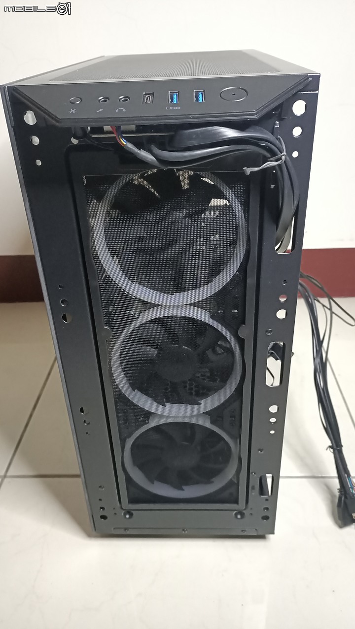 點我看大圖 COUGAR美洲獅 MX660 Mesh RGB 開箱心得