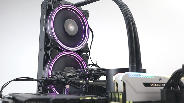 點我看大圖 價格客家,用料不差,高 C/P 值。darkFlash SYMPHONY TR360 A-RGB 一體式水冷