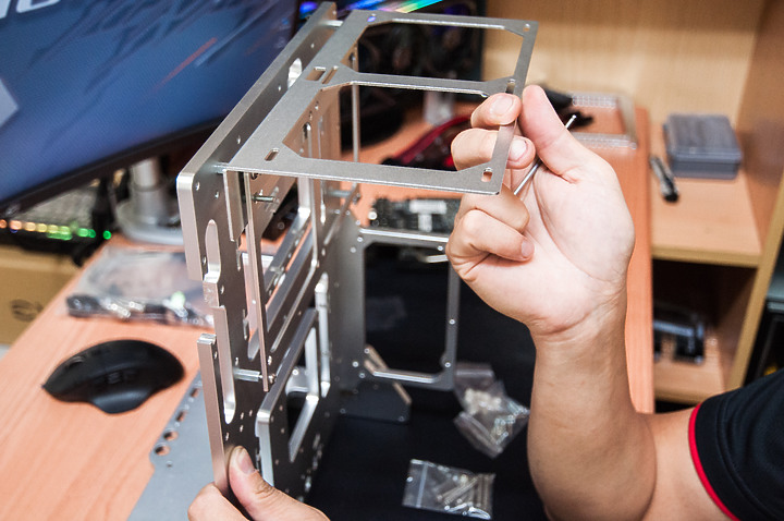 點我看大圖 「5950X/RTX3090/ATX Open Case」 - 組裝留念紀錄文。
