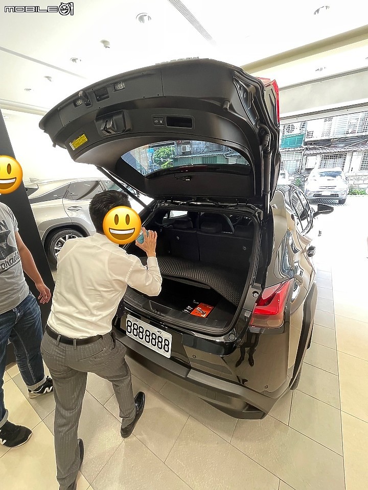 <圖少> 三寶開箱 UX250h