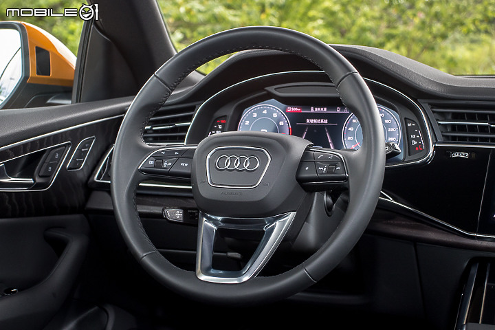 Audi Q8 55 TFSI quattro S line 試駕｜霸氣懾人的旗艦休旅！