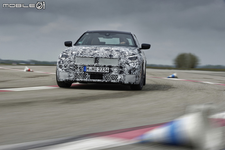 【海外新訊】BMW發布2-Series大改款雙門車型測試照,維持車系唯一後驅動力配置!