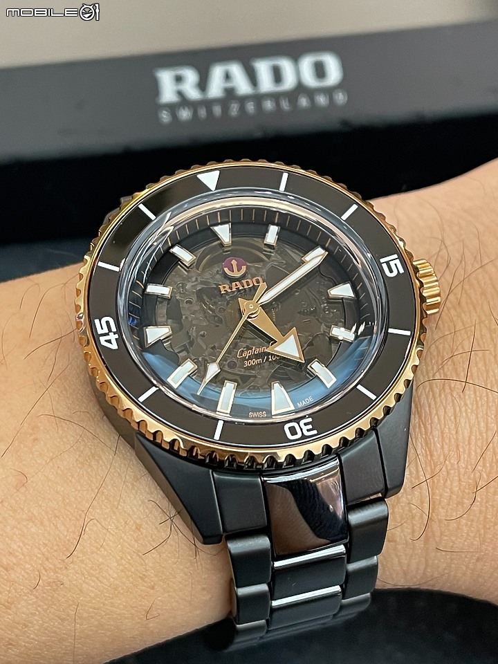 TUDOR BLACK BAY CHRONO S&G 黑與白之外的金熊貓