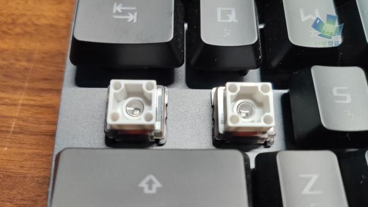 【小宅開箱】ASUS ROG Strix Scope RX 光學機械電競鍵盤開箱，極致的按鍵手感及防水防塵設計打造耐用
