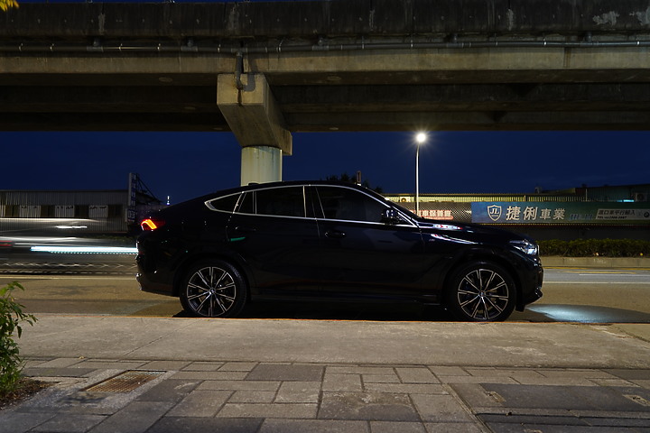 點我看大圖 2021 BMW X6 40i 48V - 開箱 (有選配、圖多)