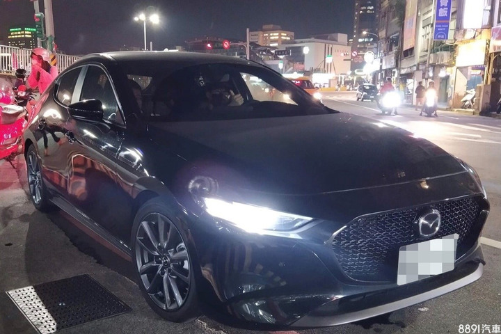 【分享】平價進口兼顧質感首選？ Mazda 3 5D一週試駕心得