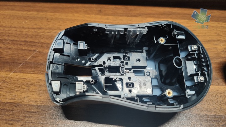 【小宅開箱】ROG Gladius III Wireless電競滑鼠，神鬼戰士再進化，升級ROG微動及零延遲技術打造最速傳說