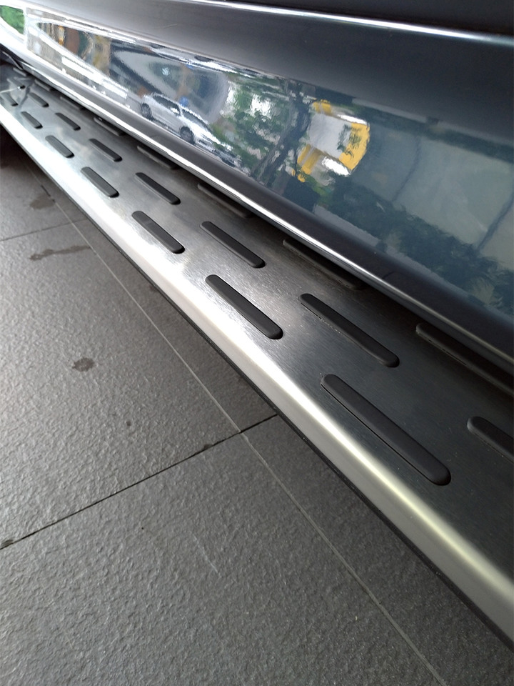 XC60,給小孩一對登車翅膀(圖多)