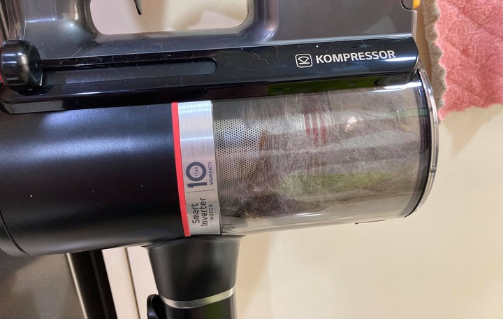 【開箱】母親節的媽寶報恩- LG A9K Wifi 濕拖無線吸塵器