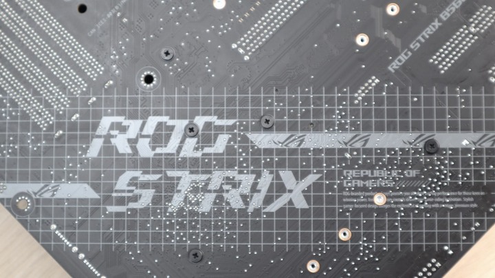 記憶體超頻功能終於下放！ASUS ROG STRIX B560-F GAMING WIFI EnterBox EnterBox