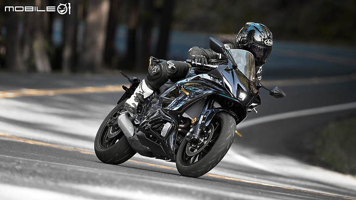 【海外快訊】2021 YAMAHA YZF-R7 正式發表!公路與賽道都是 R-DNA 的天下!