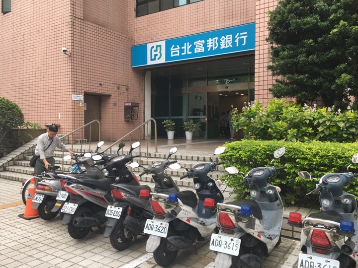 騎ubike遊松山民生社區(富錦街)